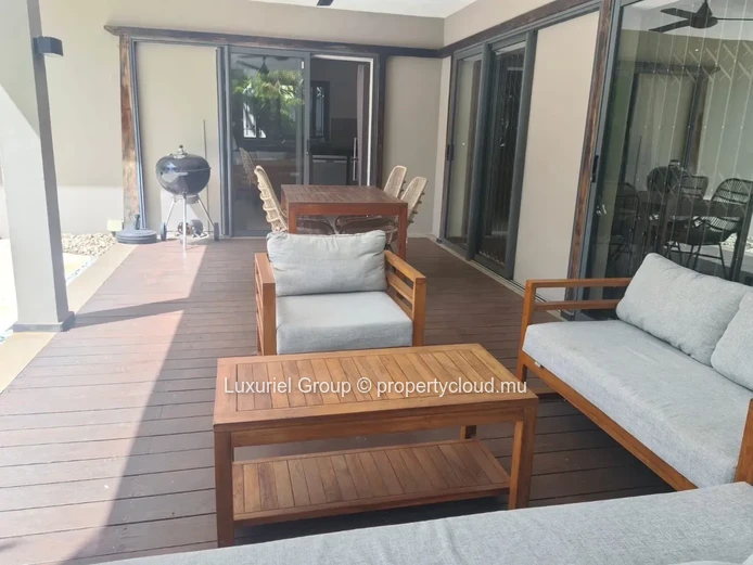 Contemporary Villa for Rent-Large Garden and Modern Comfort
