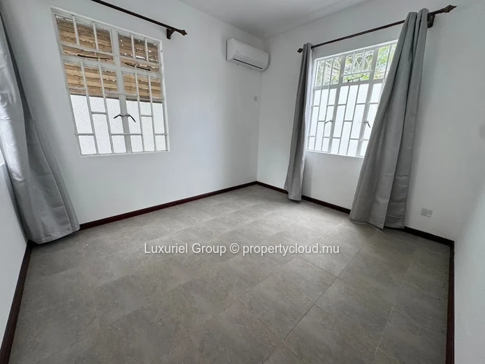 Family Villa With Pool For Rent – Péreybère