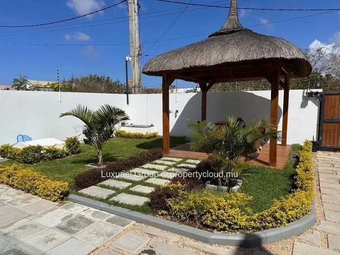 Dream Villa In Pereybere – Style, Space And Tranquility