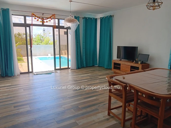 5-Bedroom Villa with Terrace