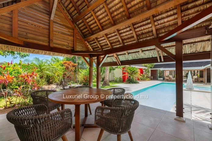 High-End Villa in a Secure Private Residence – Grand Baie