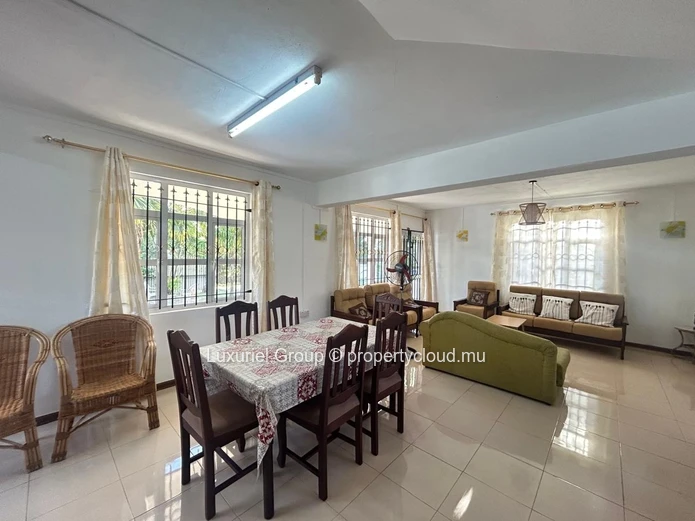 Discover This Charming House For Rent In Calodyne