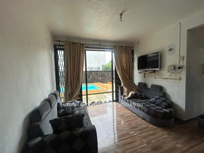Modern 4-Bedroom Villa with Private Pool in Pereybere