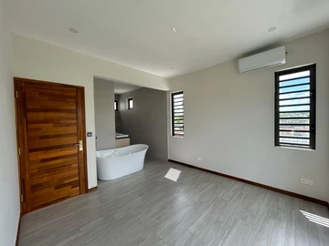 4 Bedroom Villa