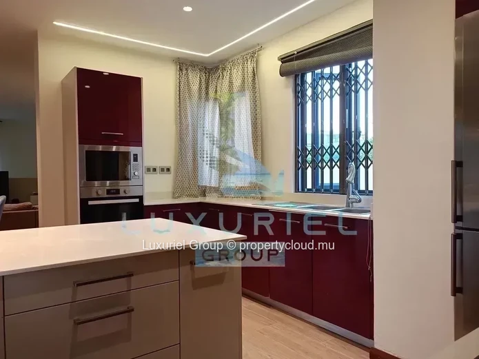 Exclusive 6-Bedroom Luxury Villa with Infinity Pool in Mont Choisy
