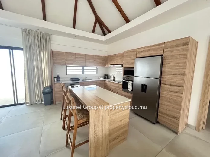 Stunning Contemporary Villa With Private Guest Annex