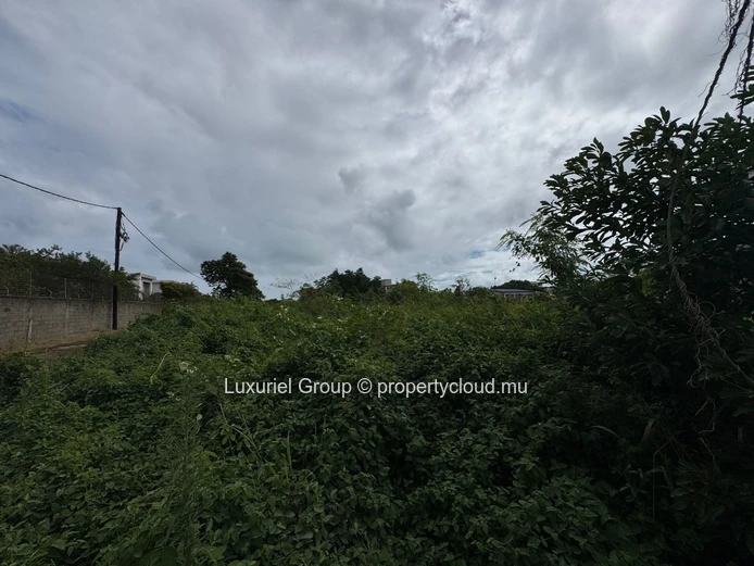 Terrain résidentiel d’exception à vendre à Grand Baie – 1 Arpent