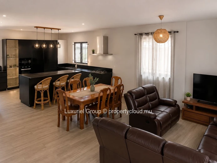 Elegant New-Build Villa with Rooftop Terrace and Pool