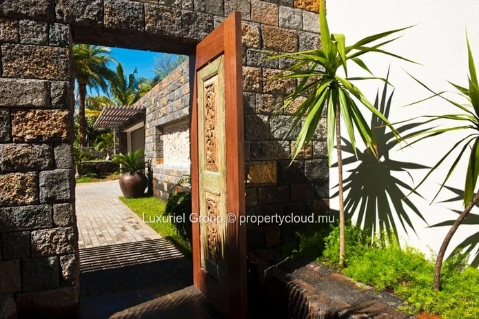 Villa D'exception Pieds Dans L'eau À Louer – Pointe Aux Canonniers