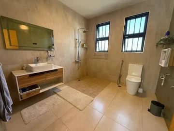 4 Bedroom Villa