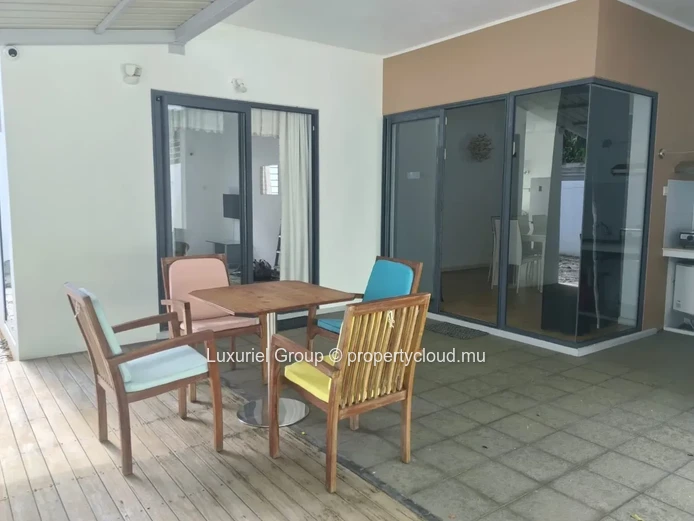 Charming Villa with Private Pool in the Heart of Pereybere