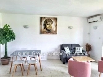  Bright and Modern 2-Bedroom Apartment with Sea View in Pereybere