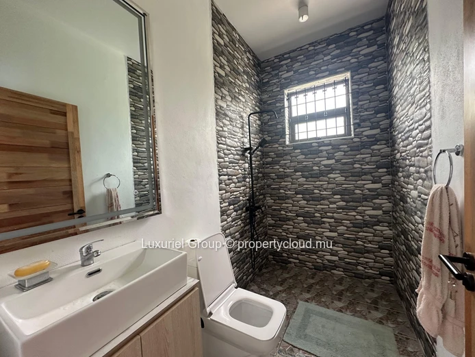 Contemporary 4-Bedroom Villa with Private Pool in Pereybere