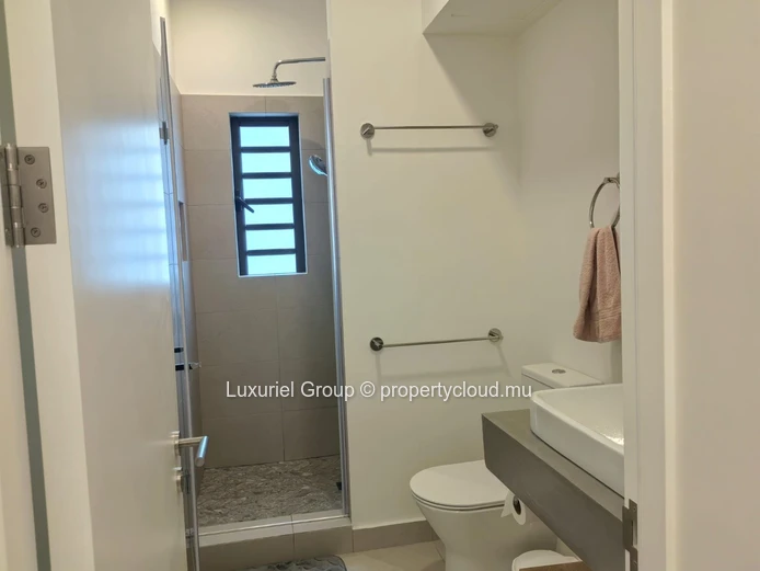 Elegant 3-Bedroom Corner Apartment in Beau Plan