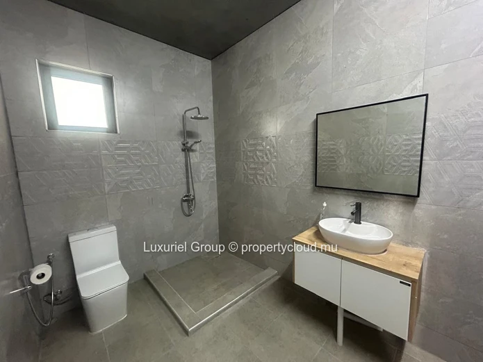 New Office Space in Grand Baie – Ideal for Professionals