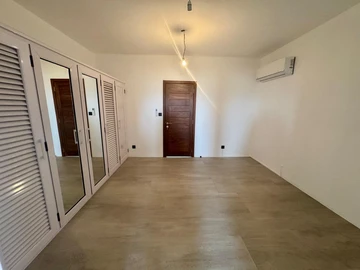 5 Bedroom Villa