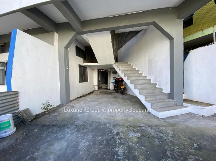 Commercial Building For Long-Term Rent
