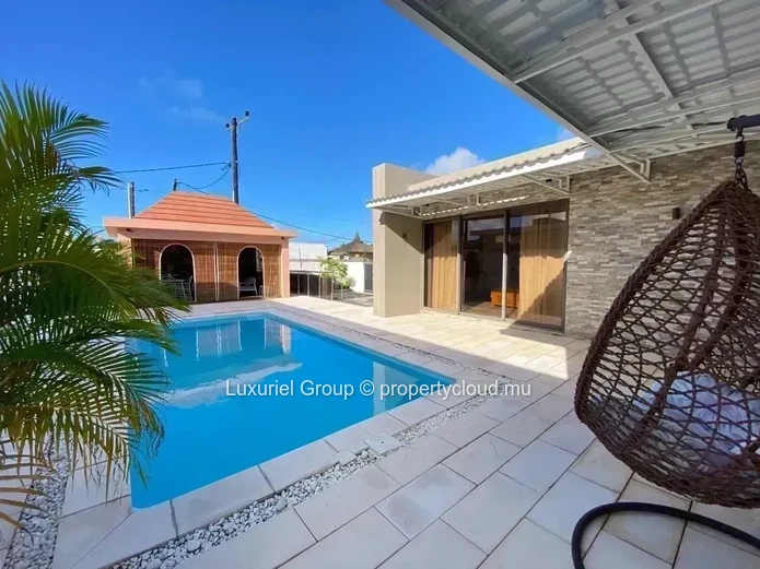 Your Private Oasis in Pereybère – Modern Villa with Pool and Garden
