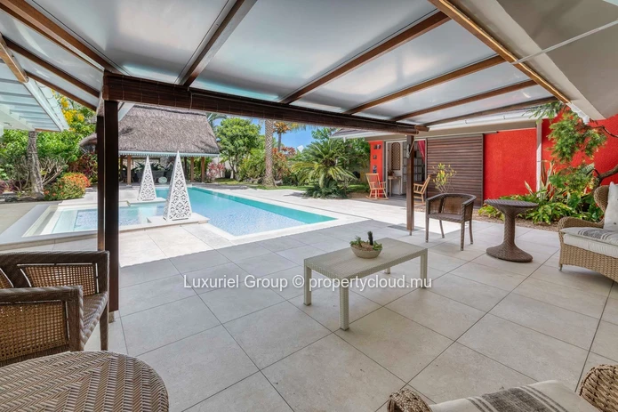 High-End Villa in a Secure Private Residence – Grand Baie