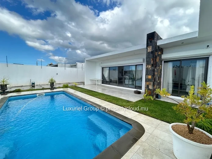 Peaceful and Secure Villa with Pool in the Heart of Grand Baie