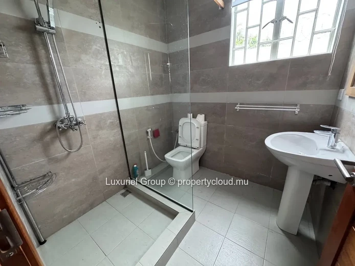 Family Villa With Pool For Rent – Péreybère