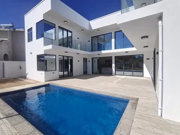 5 Bedroom Villa