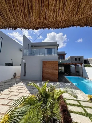 Dream Villa In Pereybere – Style, Space And Tranquility