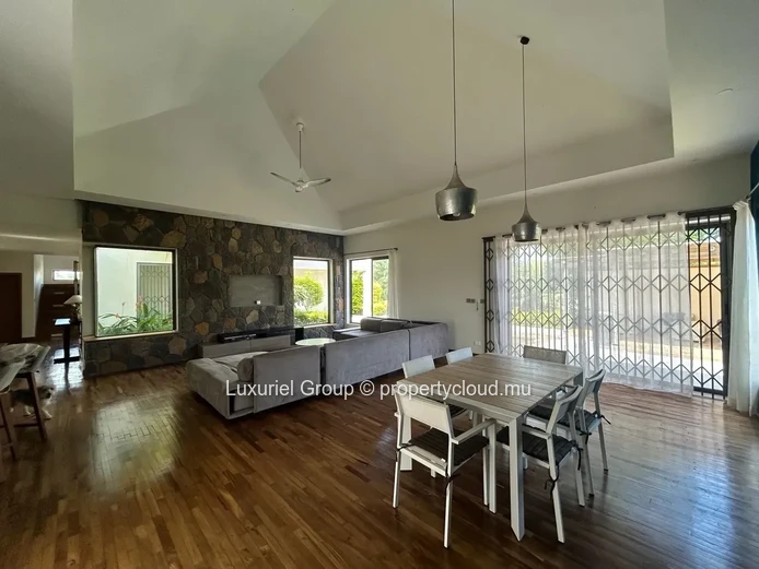 Exceptional 4-Bedroom Villa in a Peaceful Green Setting