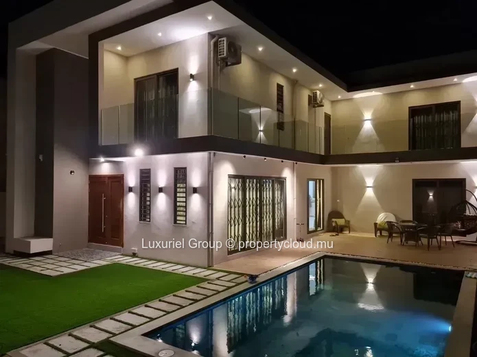 Stunning Family Villa in Grand Baie – Comfort, Security & Luxury Living