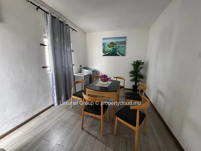 Elegant 4-Bedroom Villa with Pool and Garden in Prestigious Pereybere