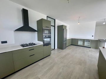 5 Bedroom Villa