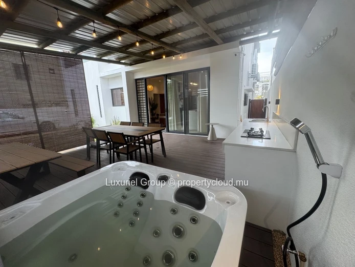 Modern Villa with Jacuzzi for Rent in Trou aux Biches 