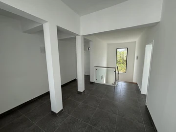 5 Bedroom Villa