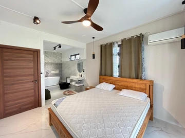 6 Bedroom Villa