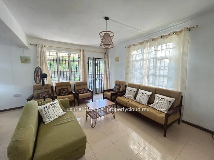 Discover This Charming House For Rent In Calodyne