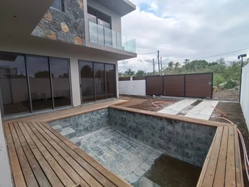 4 Bedroom Villa