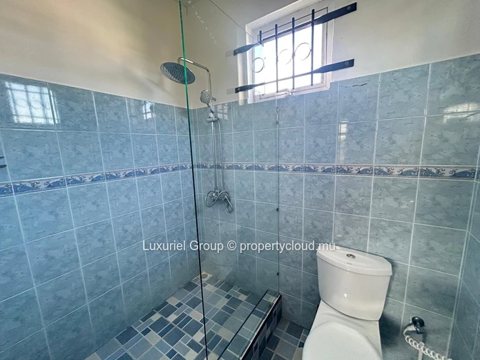 Discover This Charming House For Rent In Calodyne