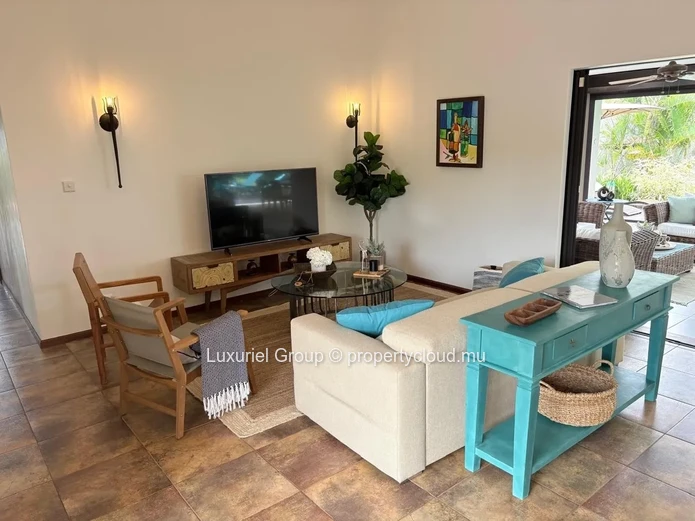 Live the Mont Piton Lifestyle in This Stunning Contemporary Villa
