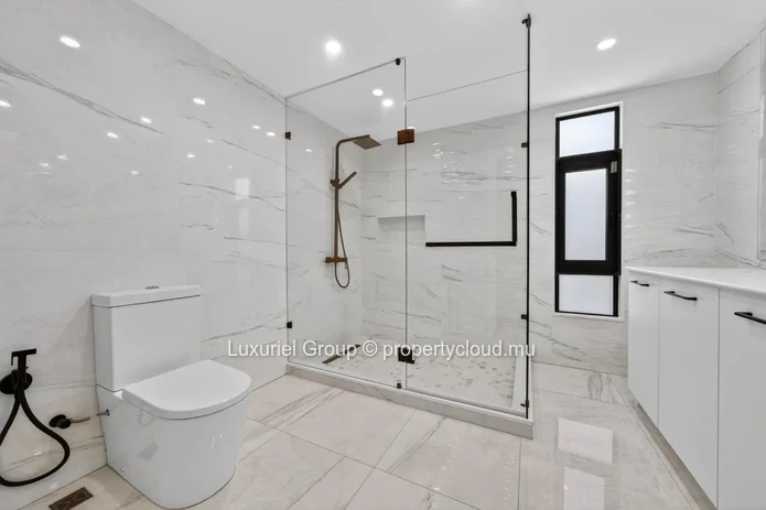 Prestige Villa For Sale – Péreybère
