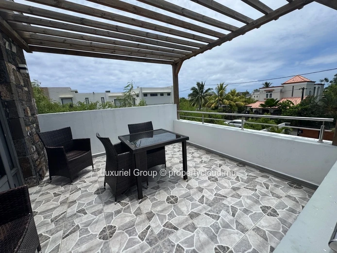 Elegant 4-Bedroom Villa with Pool and Garden in Prestigious Pereybere