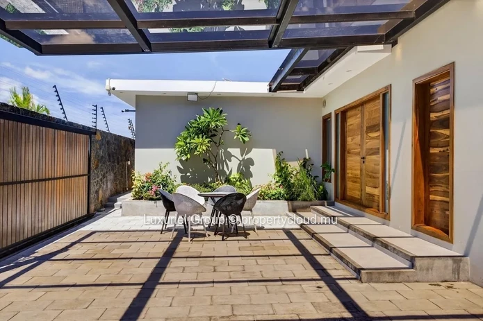 Prestige Villa For Sale – Péreybère