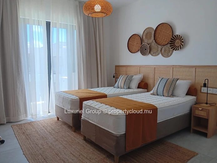 Modern 3-Bedroom Villas-Secure Living with Premium Services