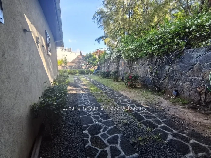 Exceptional Beachfront Villa in Pointe aux Canonniers
