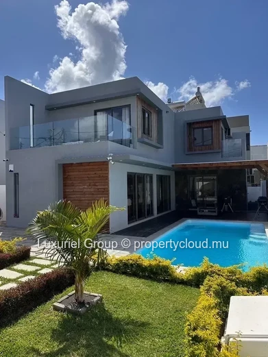 Dream Villa In Pereybere – Style, Space And Tranquility