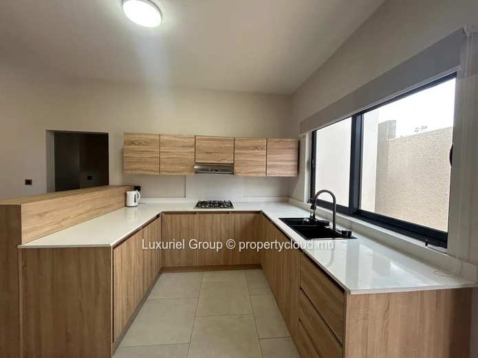 Stunning 4-Bedroom Home with Pool – Grand Baie