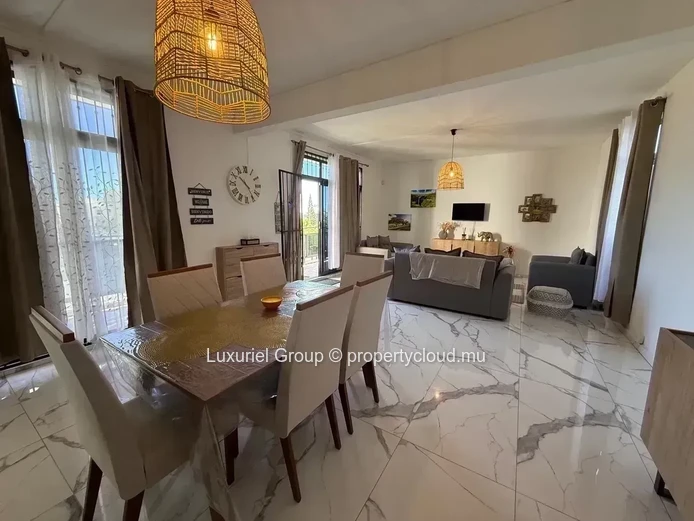 Charming 2-Bedroom Apartment in Grand Baie