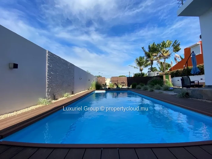 Beautiful 2-Bedroom Apartment in Exclusive Villa