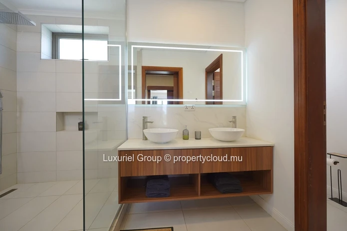Luxury Apartment for Sale in Pointe aux Canonniers – 3 En-Suite Bedrooms